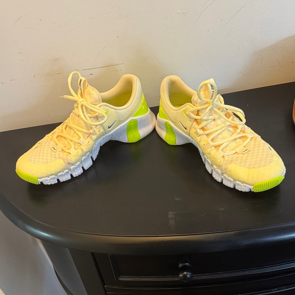 Like New Nike Free TR Yellow and Lime Athletic Shoes - Picture 10 of 10